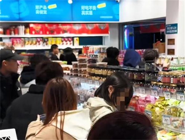 街头馋嘴零食省钱超市加盟